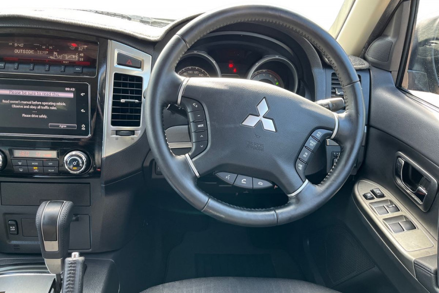 2017 Mitsubishi Pajero NX GLX SUV Image 6
