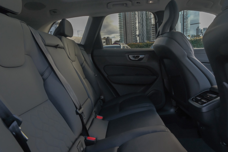 2026 Volvo XC60 UZ Plus B5 Bright SUV Image 9