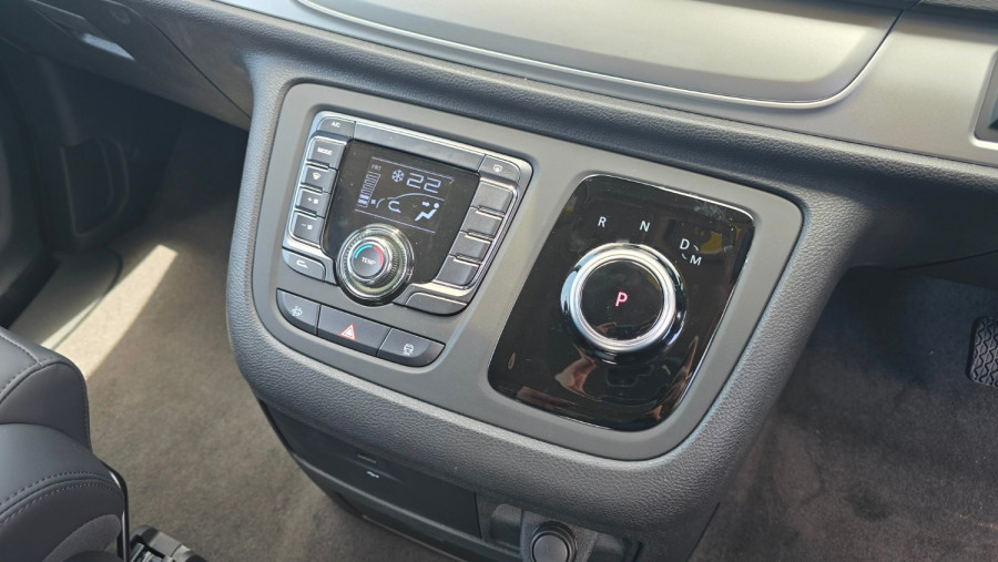 2026 MY25 LDV G10 SV7C + Van Image 3