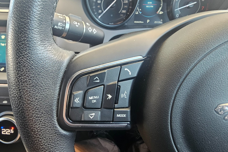 2019 Jaguar E-PACE X540 P250 SE SUV Image 15