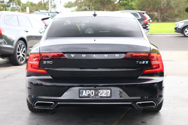 2017 Volvo S90 P Series  T6 R-Design Sedan Image 4