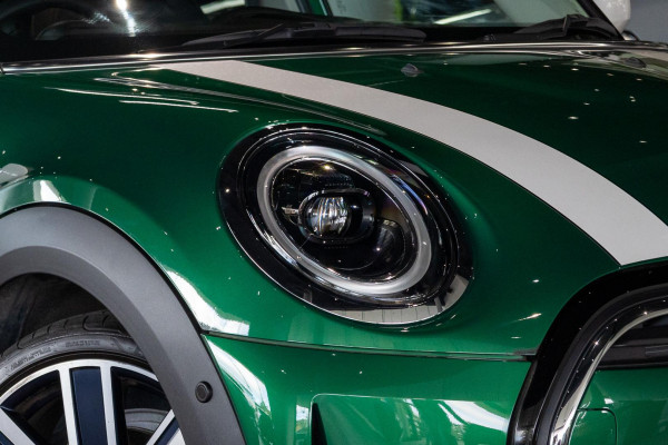 2023 MINI Cooper F55 LCI-2 C Classic Hatch image 19