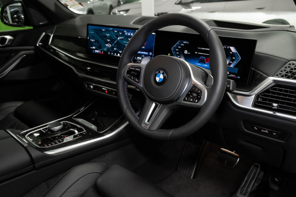 2025 BMW X5 G05 LCI M60i SUV image 6