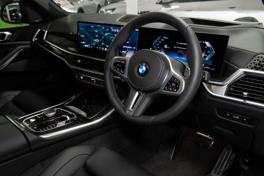 2025 BMW X5 G05 LCI M60i SUV