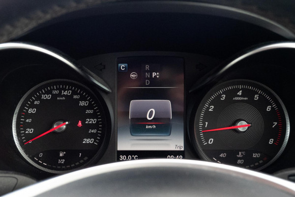 2016 Mercedes-Benz C-Class C205 C300 Coupe image 16