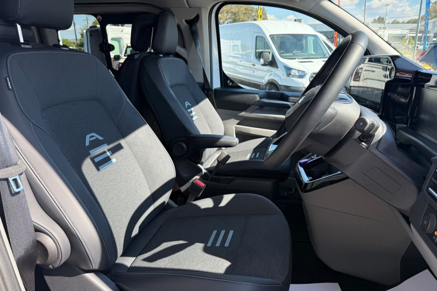 2024 Ford Tourneo AV Active Van Image 12