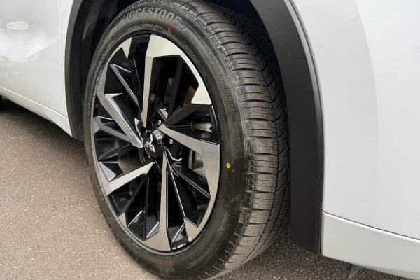 2024 Mitsubishi Outlander ZM Exceed Tourer SUV Image 14