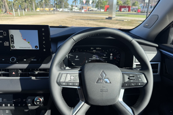 2025 Mitsubishi Outlander ZM LS SUV Image 8