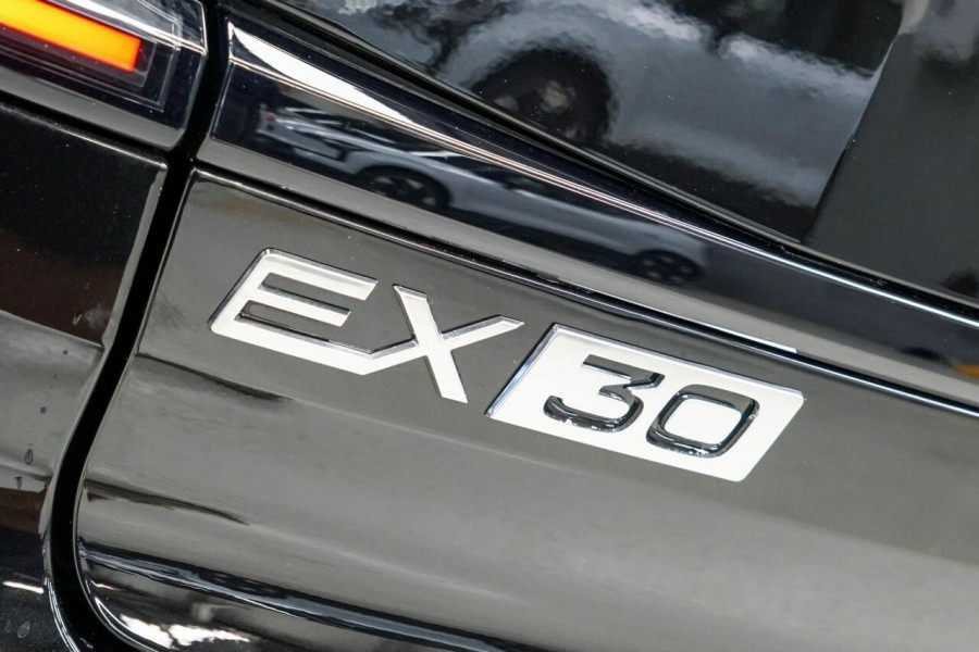 2025 Volvo EX30  Single Motor Extended Range Plus SUV Image 15