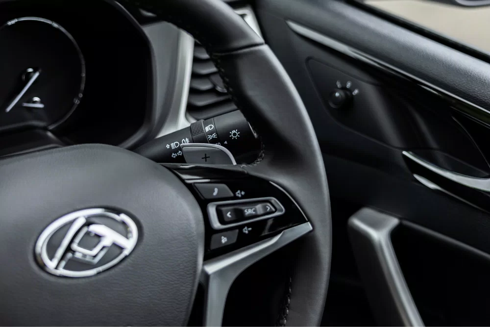 AUTO HEADLIGHTS AND AUTO WIPERS Image