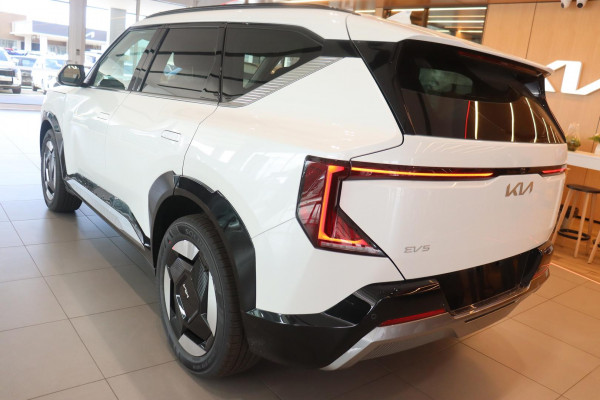 2026 Kia EV5 OVc Earth SUV Image 11