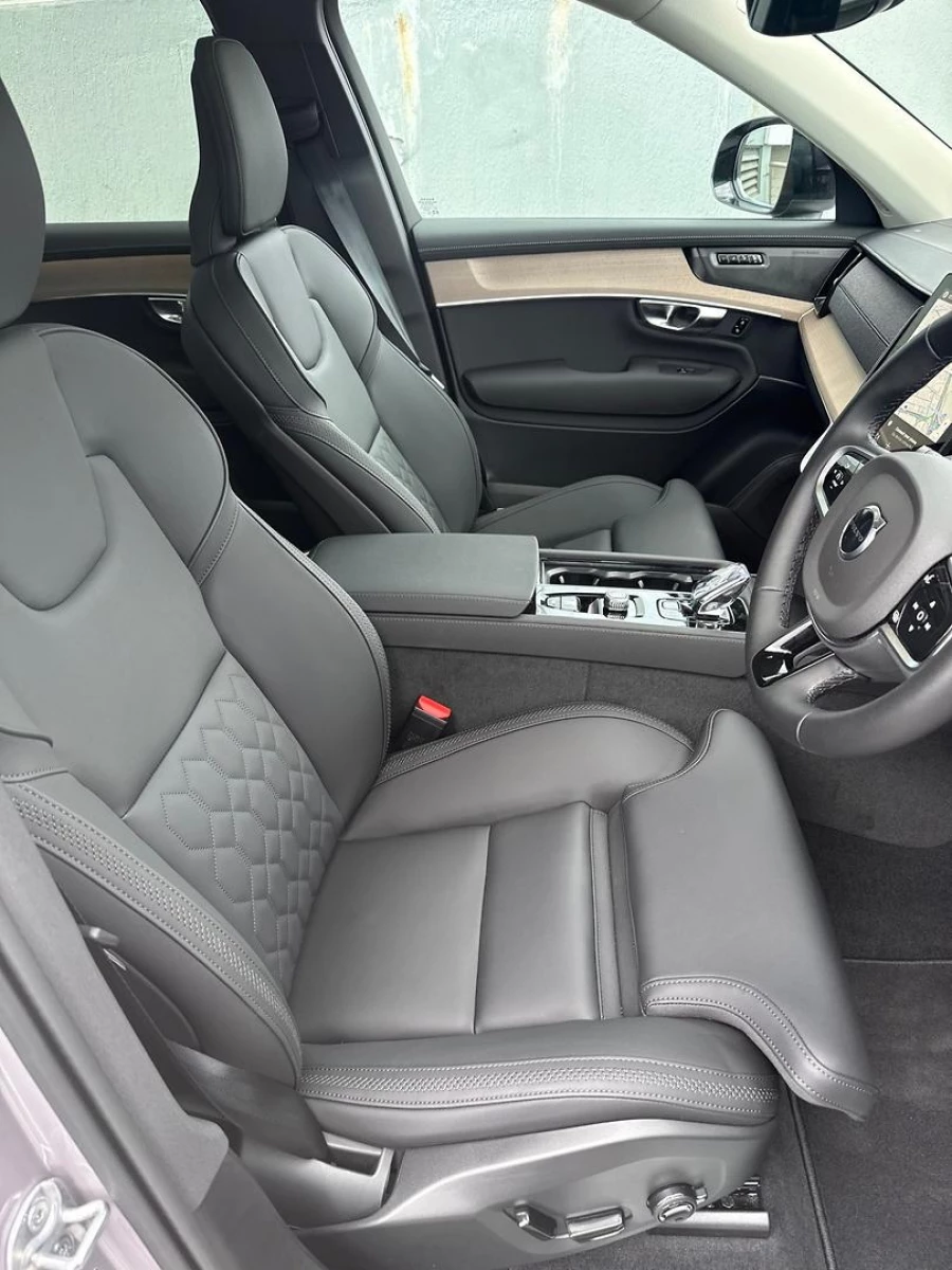 2025 Volvo XC90 L Series Ultra T8 Plug-In Hybrid SUV Image 12