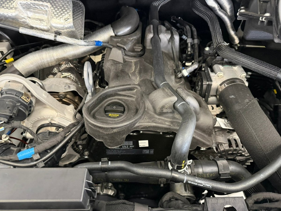 2025 MY25.75 Ford Transit VO 500E Cab Chassis Image 15