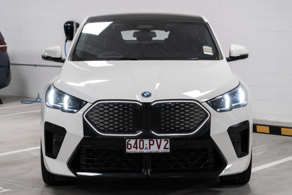 2024 BMW iX2 U10 eDrive20 M Sport SUV image 3