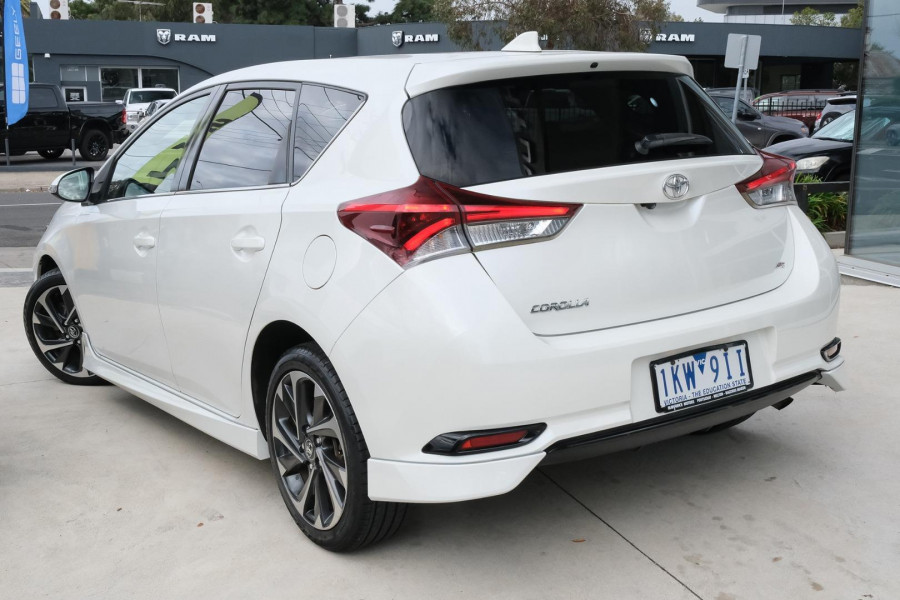 2017 Toyota Corolla ZRE182R ZR Hatch Image 2