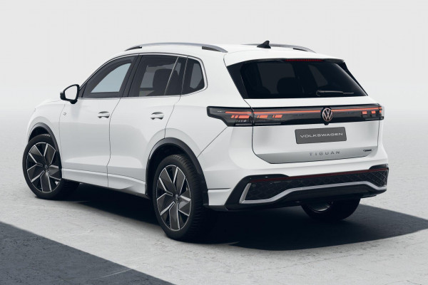 2026 Volkswagen Tiguan CT 195TSI R-Line SUV Image 3