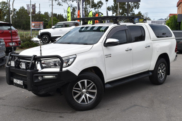 2018 Toyota HiLux  SR5 Double Cab Pick Up Image 1