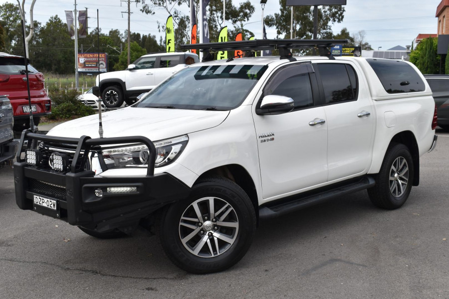 2018 Toyota HiLux  SR5 Double Cab Pick Up Image 1