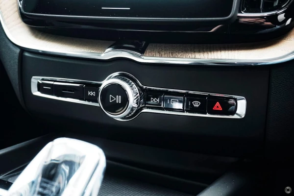 2025 MY26 Volvo XC60 UZ Plus B5 Bright SUV Image 9