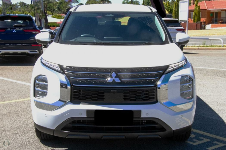 2024 Mitsubishi Outlander ZM ES SUV Image 6