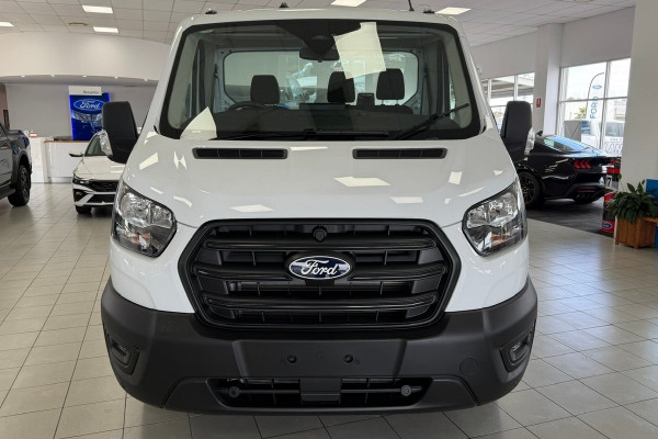 2025 MY25.75 Ford Transit VO 500E Cab Chassis Image 2