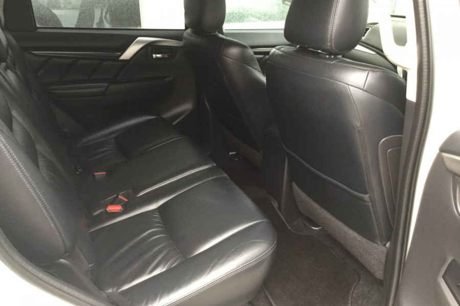 2016 Mitsubishi Pajero QE4X46 QESport GLSL DSL 8A/T Wagon Image 12