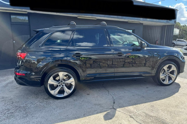 2022 Audi Q7 4M 55 TFSI S line SUV Image 5