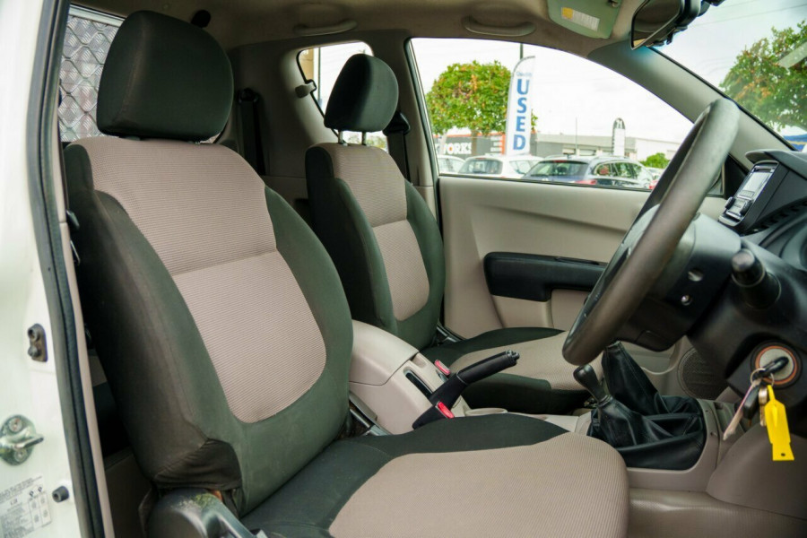 2014 MY15 Mitsubishi Triton MN GLX Cab Chassis Image 11