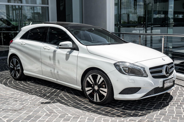 2014 Mercedes-Benz A-Class W176 A200 Hatch image 3
