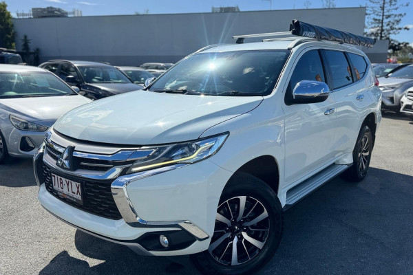 2017 Mitsubishi Pajero Sport QE GLS SUV Image 2
