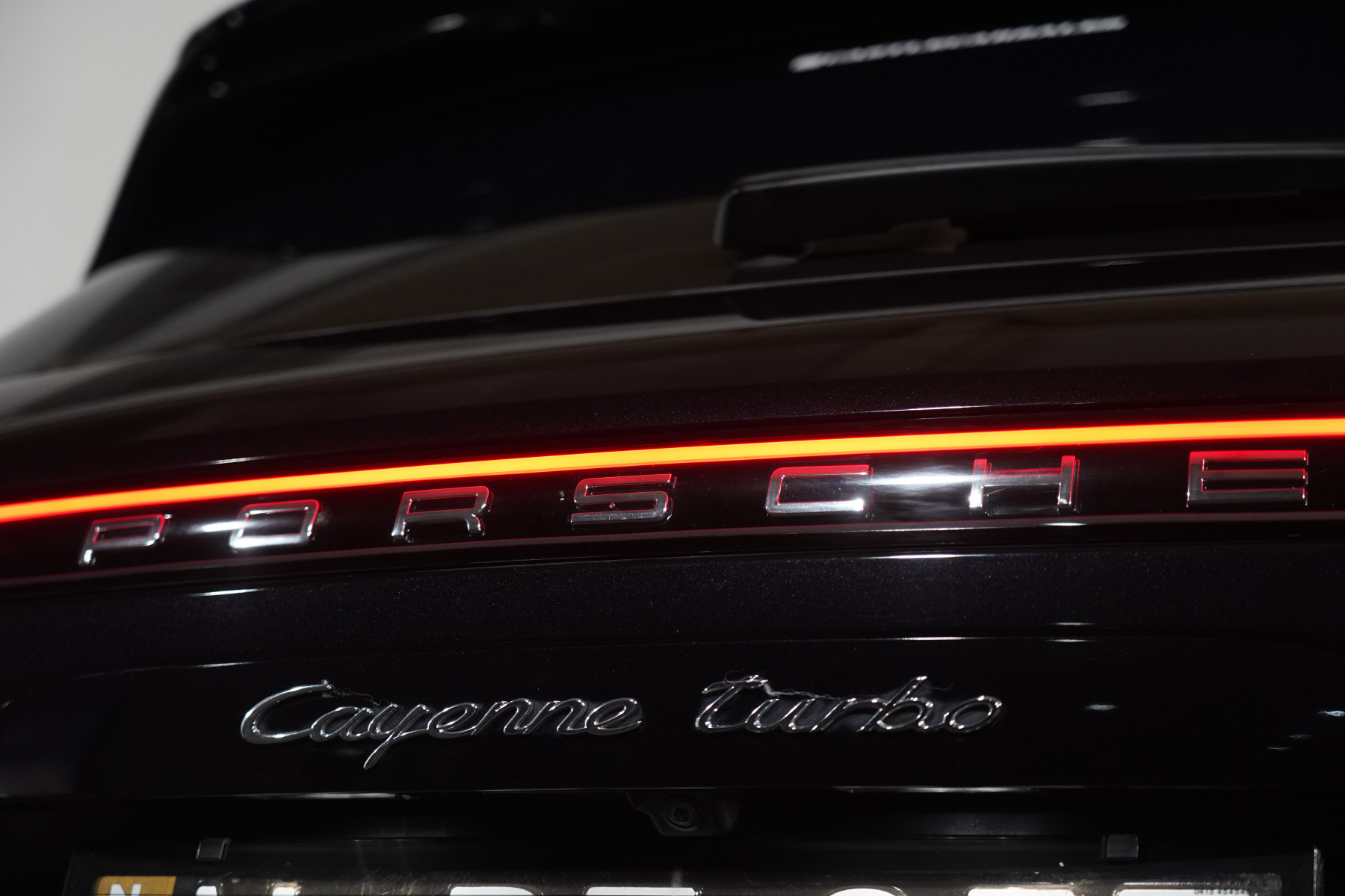 2019 Porsche Cayenne Turbo SUV Image 9
