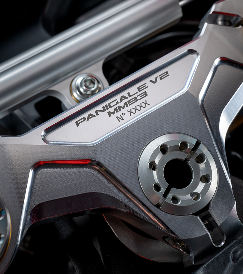 Numbered version with the rider’s number and Öhlins steering damper Image