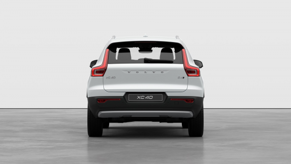 2026 Volvo XC40 XZ Ultra B4 Bright SUV image 4