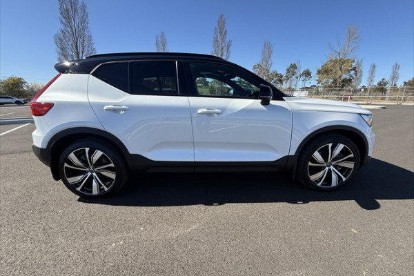 2021 MY22 Volvo XC40 XZ Recharge Pure Electric SUV Image 2