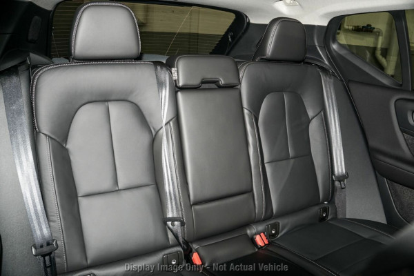 2026 Volvo XC40 XZ Ultra B4 Dark SUV Image 9