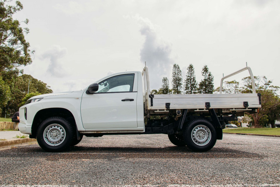 2020 MY21 Mitsubishi Triton MR GLX Cab Chassis Image 8