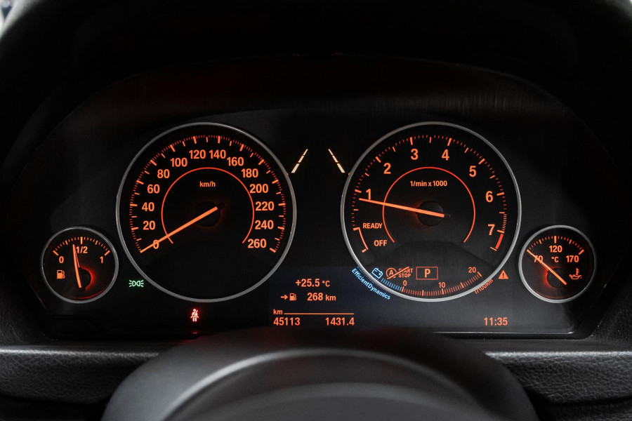 2015 BMW 3 Series F30 316i Sport Line Sedan