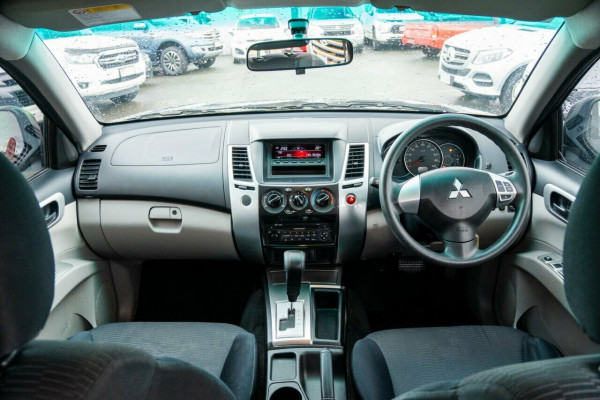 2012 Mitsubishi Challenger PB Wagon Image 14