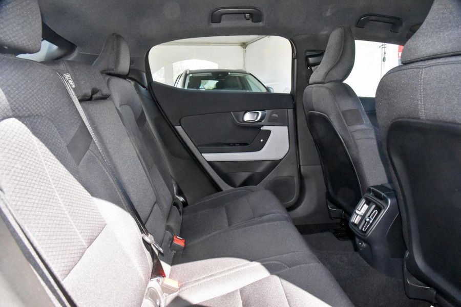 2021 MY22 Polestar 2 534 Long range Dual motor Hatch Image 8
