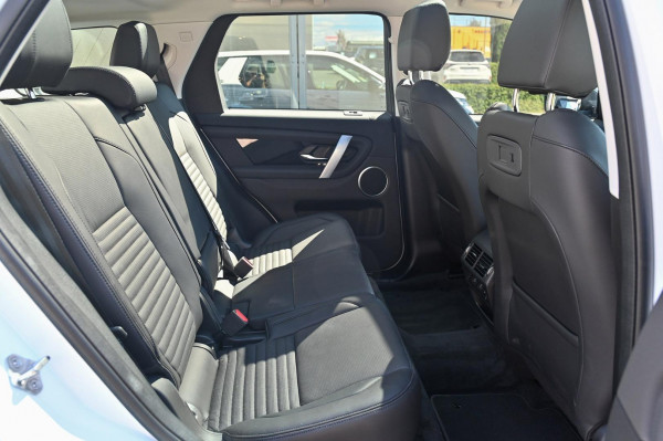 2025 MY25.5 Land Rover Discovery Sport L550 P200 S SUV image 9