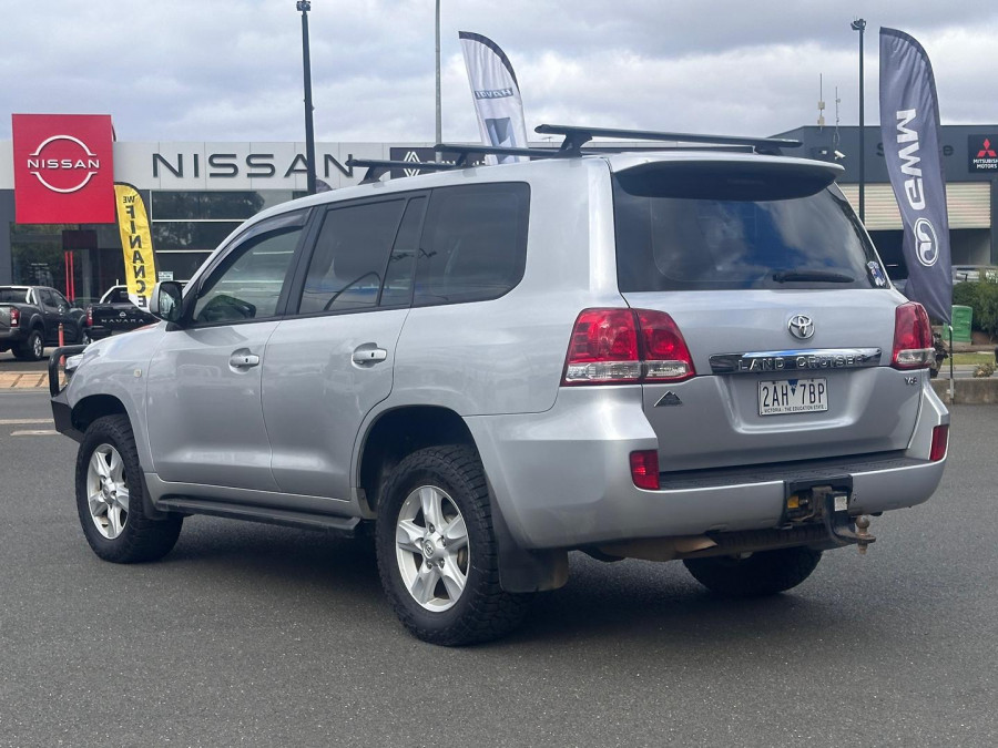2011 MY10 Toyota LandCruiser VDJ200R GXL SUV Image 6