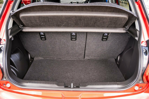 2021 Suzuki Swift AZ Series II GL Navigator Hatch Image 8