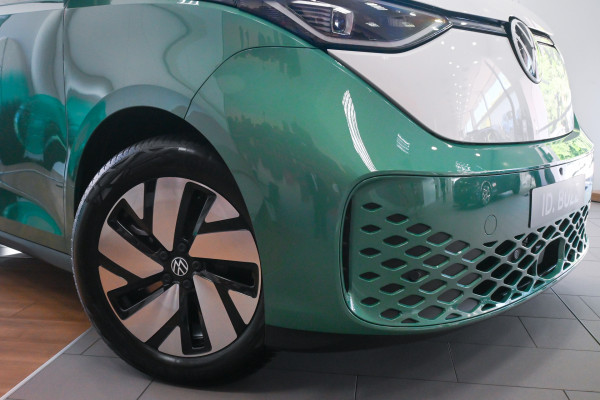2024 MY25 Volkswagen ID. Buzz EB Pro BEV560 People Mover Image 5