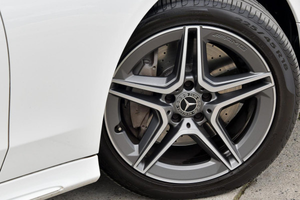 2018 [THIS VEHICLE IS SOLD] image 29