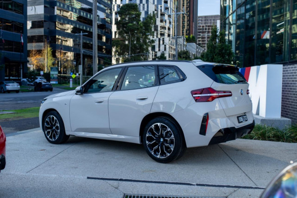2025 BMW X3 G45 20 xDrive SUV image 6