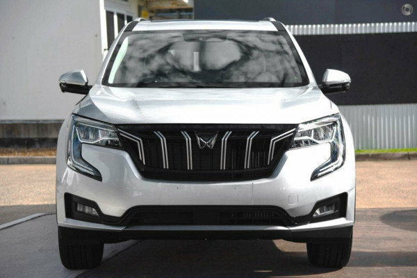 2025 Mahindra XUV700  AX7L SUV