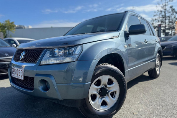 2005 Suzuki Grand Vitara JB  SUV Image 2