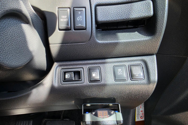 2015 Nissan Navara D23 ST-X Dual Cab Pickup Image 30
