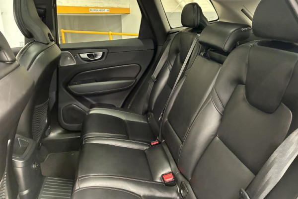 2022 MY23 Volvo XC60 UZ Recharge Ultimate T8 Plug-in Hybrid SUV Image 22