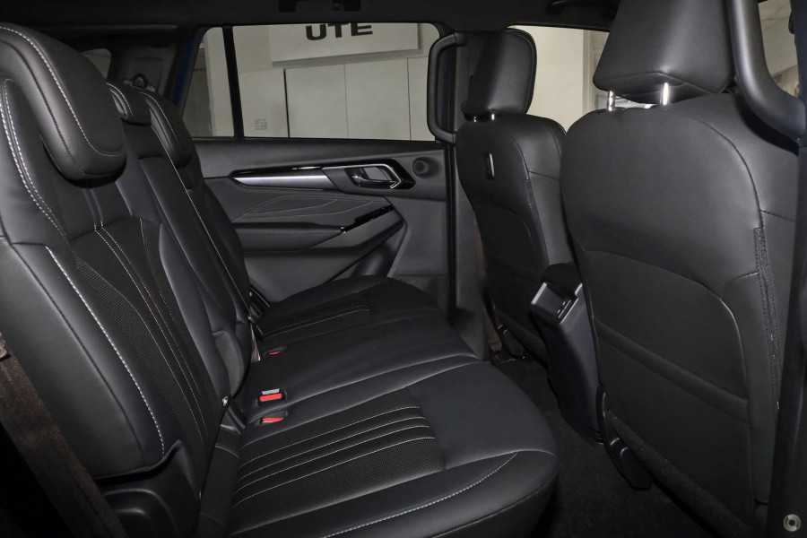 2025 Isuzu MU-X RJ LS-T SUV Image 17
